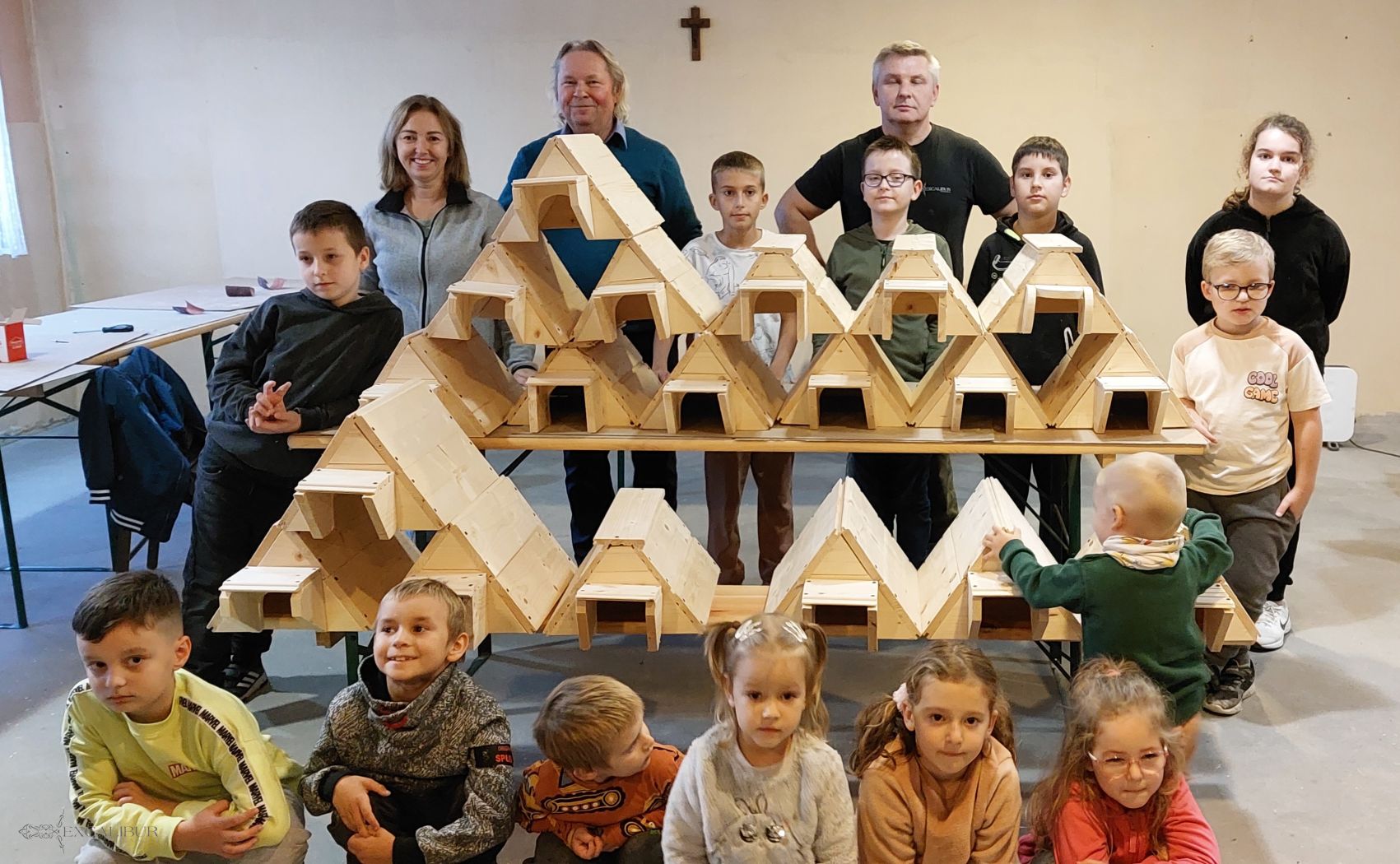 Zdjęcie przedstawiające: Zbudujmy Domki dla Jeży - warsztaty dla dzieci w Lipiczu 2023